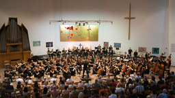 Sinfonisches Konzert mit Werken von Britten und Schostakowitsch