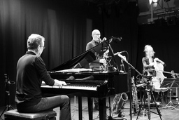 Altstadtkonzert mit dem Trio Sfera - Fany Kammerlander, Jo Barnikel und Norbert Nagel