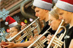 Big Brass im Weihnachtmodus - »SWING THE SONG OF CHRISTMAS«