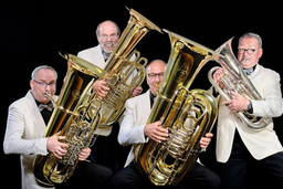 Tiefe Töne - Dresdner Bläserphilharmonie & Melton Tuba Quartett - Jahr der Tuba im BläserKulturHerbst 2024 und ElbklangMusikfestspiel, Dirigent: Andrea Barizza