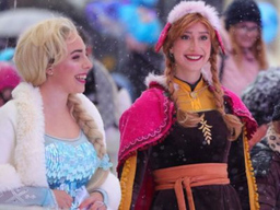 Frozen-Kids-Disco - Die Stars von Frozen, Elsa, Anna, Olaf und Sven, werden auch in diesem Jahr an der Eisbahn in Altötting erwartet