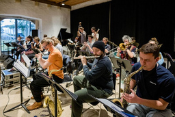 JugendJazzOrchester.CH und Constellation Big Band - auf Jubiläumstour: 1,5°  Manche mögens HEISS