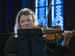 Krzyzowa-Music zu Gast: Viviane Hagner, Karolina Errera & Alexey Stadler